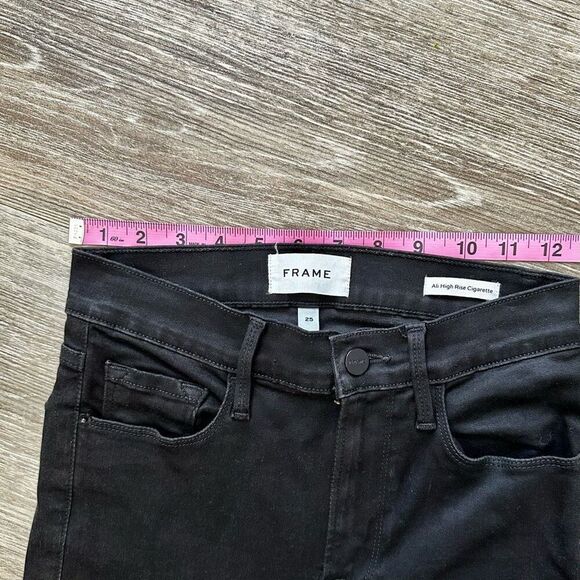 Frame Ali high rise cigarette black frayed hem jeans size 25 - Picture 6 of 13
